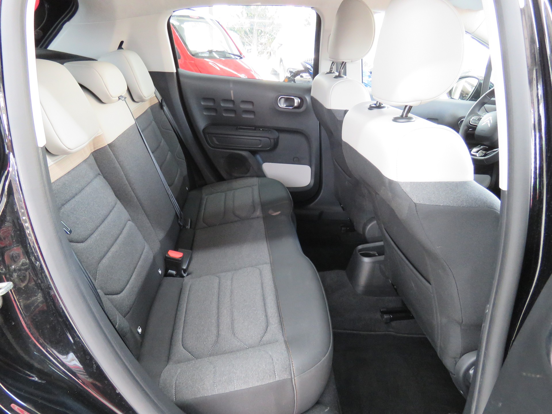 CITROEN C3 1.2i PureTech Swiss Edition EAT6 (Automat)-image-10
