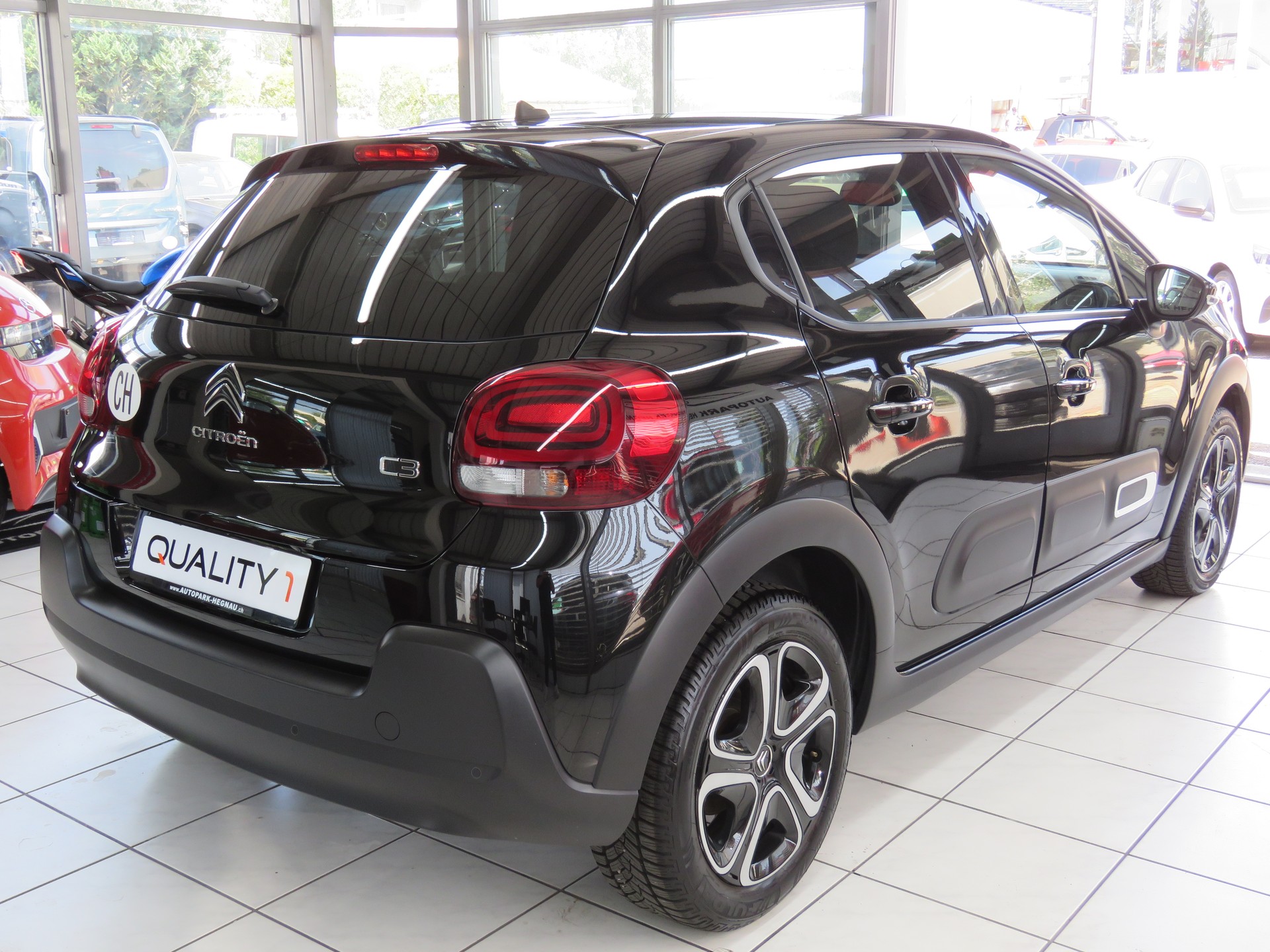 CITROEN C3 1.2i PureTech Swiss Edition EAT6 (Automat)-showroom-element-3