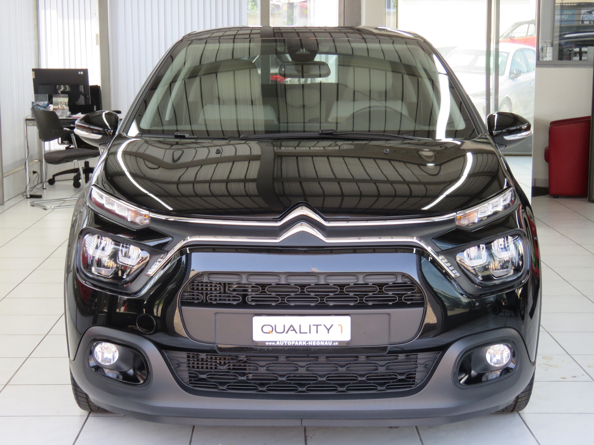 CITROEN C3 1.2i PureTech Swiss Edition EAT6 (Automat)-showroom-element-1