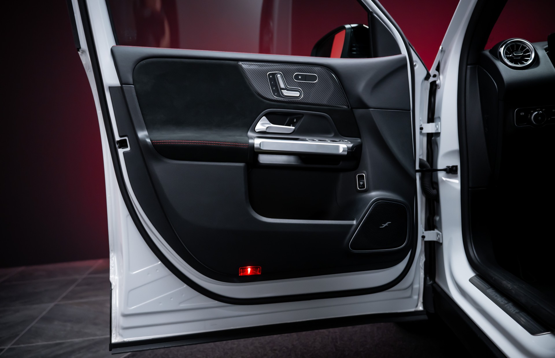 MERCEDES-BENZ GLB 250 AMG Line 4matic*Facelift*360°Kamera*Burmester*El.Sitze*-image-14