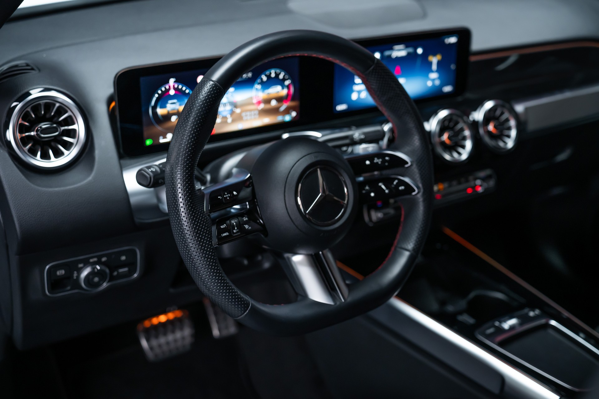 MERCEDES-BENZ GLB 250 AMG Line 4matic*Facelift*360°Kamera*Burmester*El.Sitze*-image-11