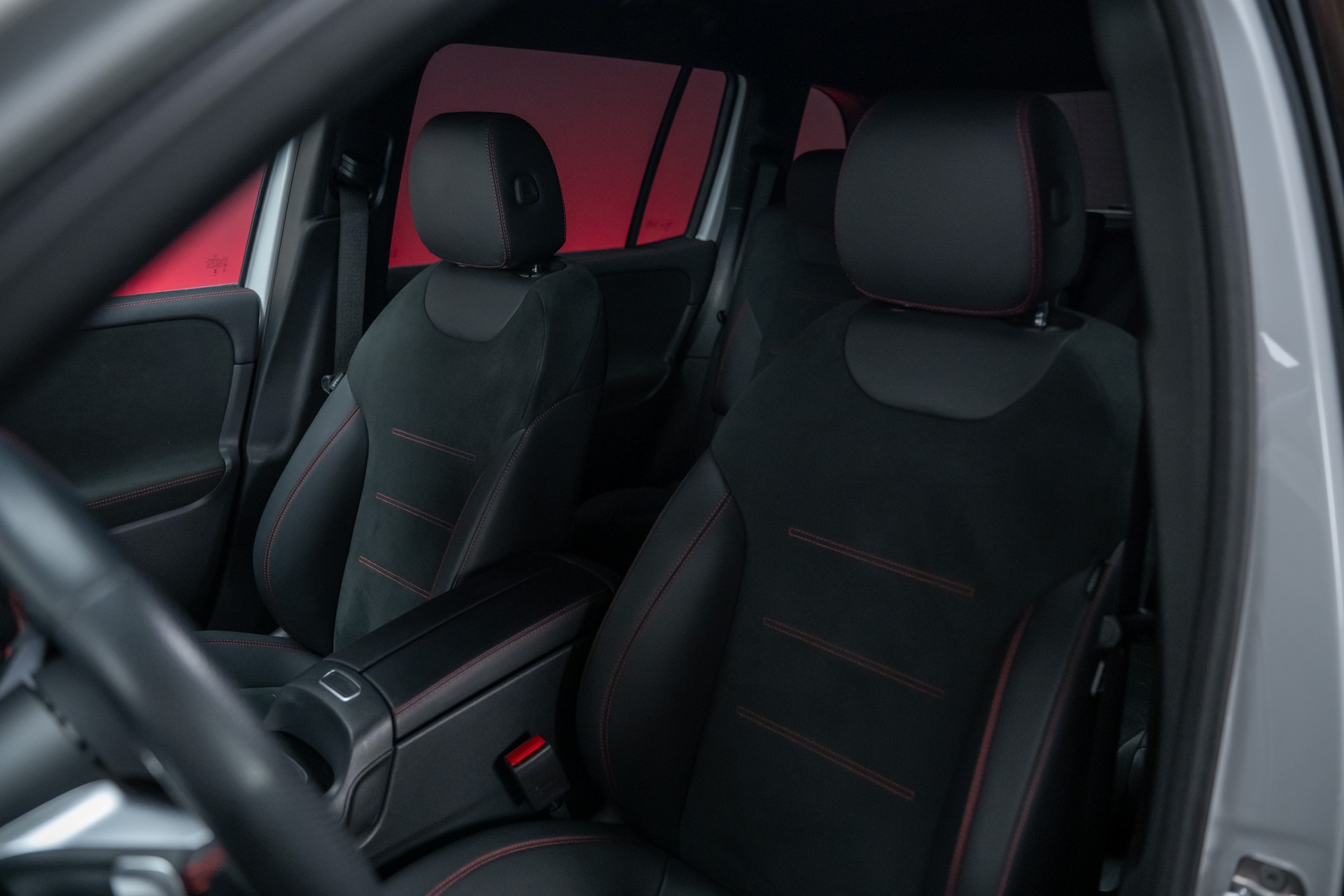 MERCEDES-BENZ GLB 250 AMG Line 4matic*Facelift*360°Kamera*Burmester*El.Sitze*-image-13