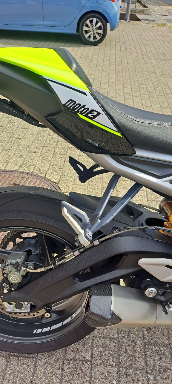 TRIUMPH Moto2-image-5