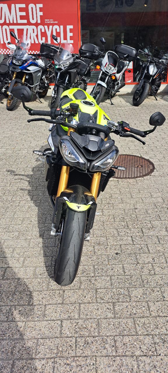 TRIUMPH Moto2-image-1