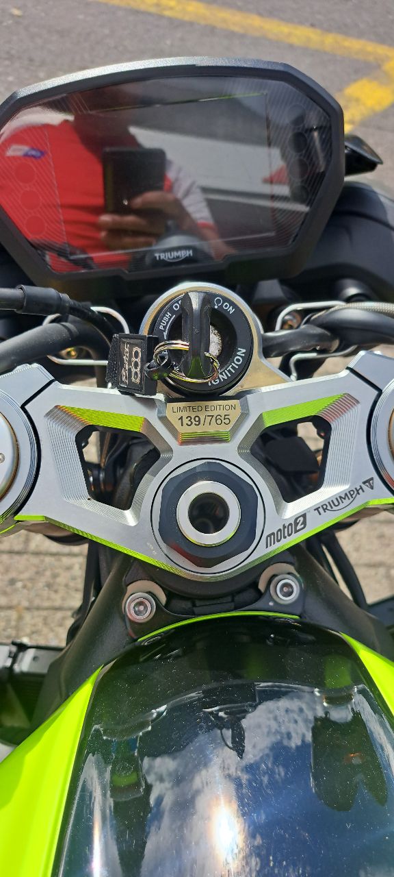 TRIUMPH Moto2-image-4