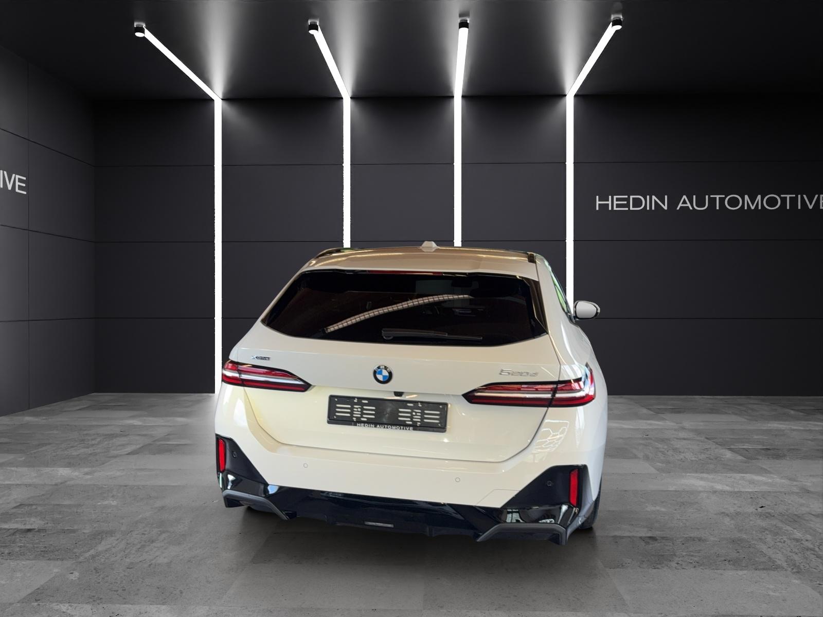 BMW 520d xDrive Touring-image-3