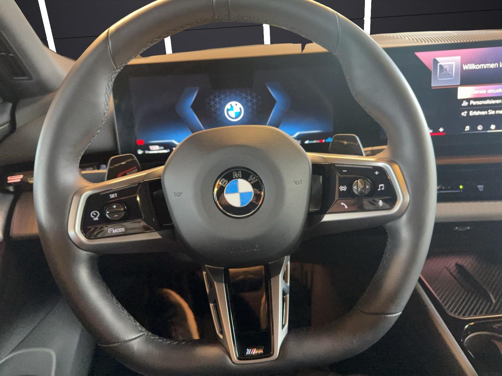 BMW 520d xDrive Touring-image-16