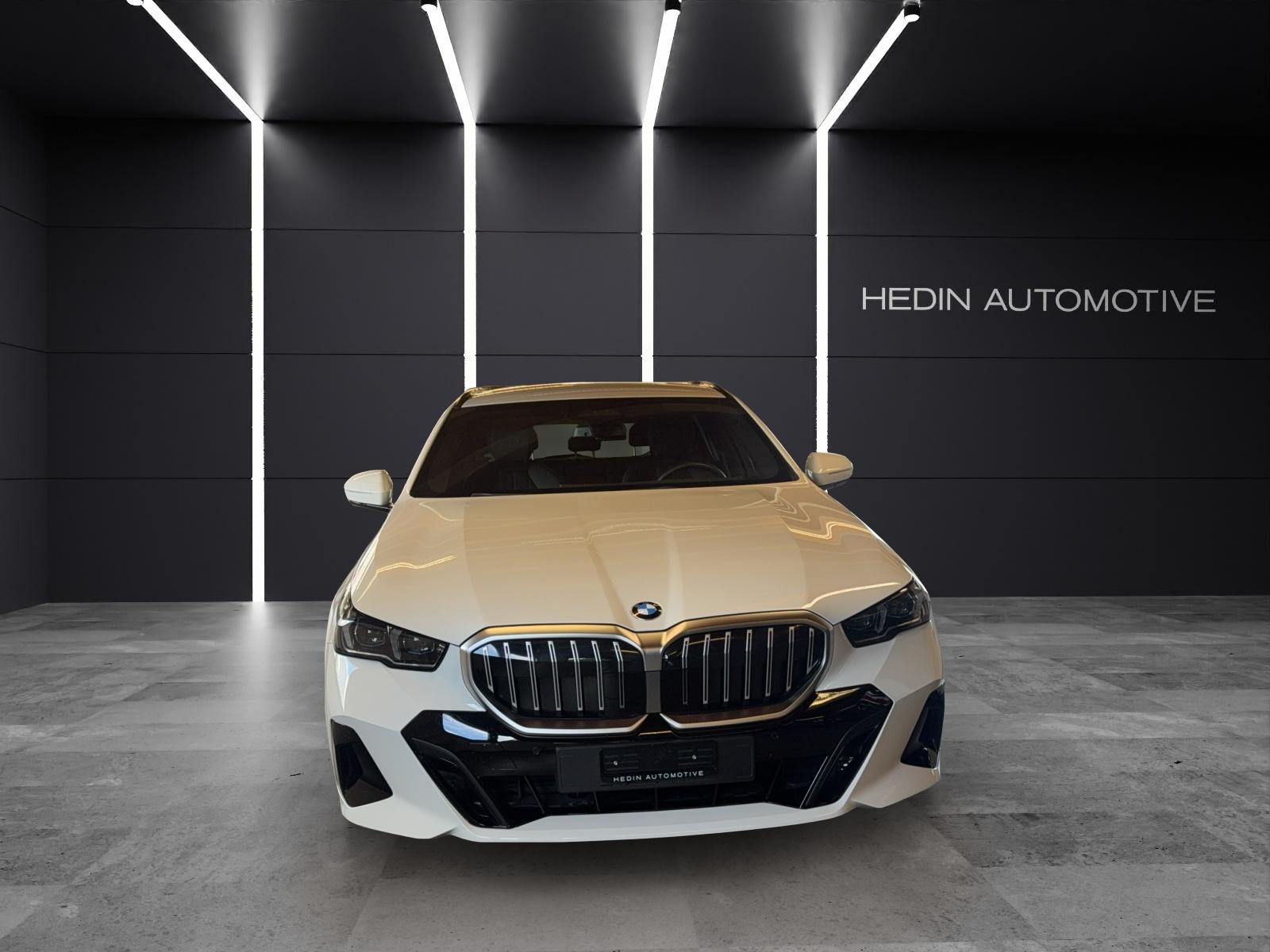 BMW 520d xDrive Touring-image-7
