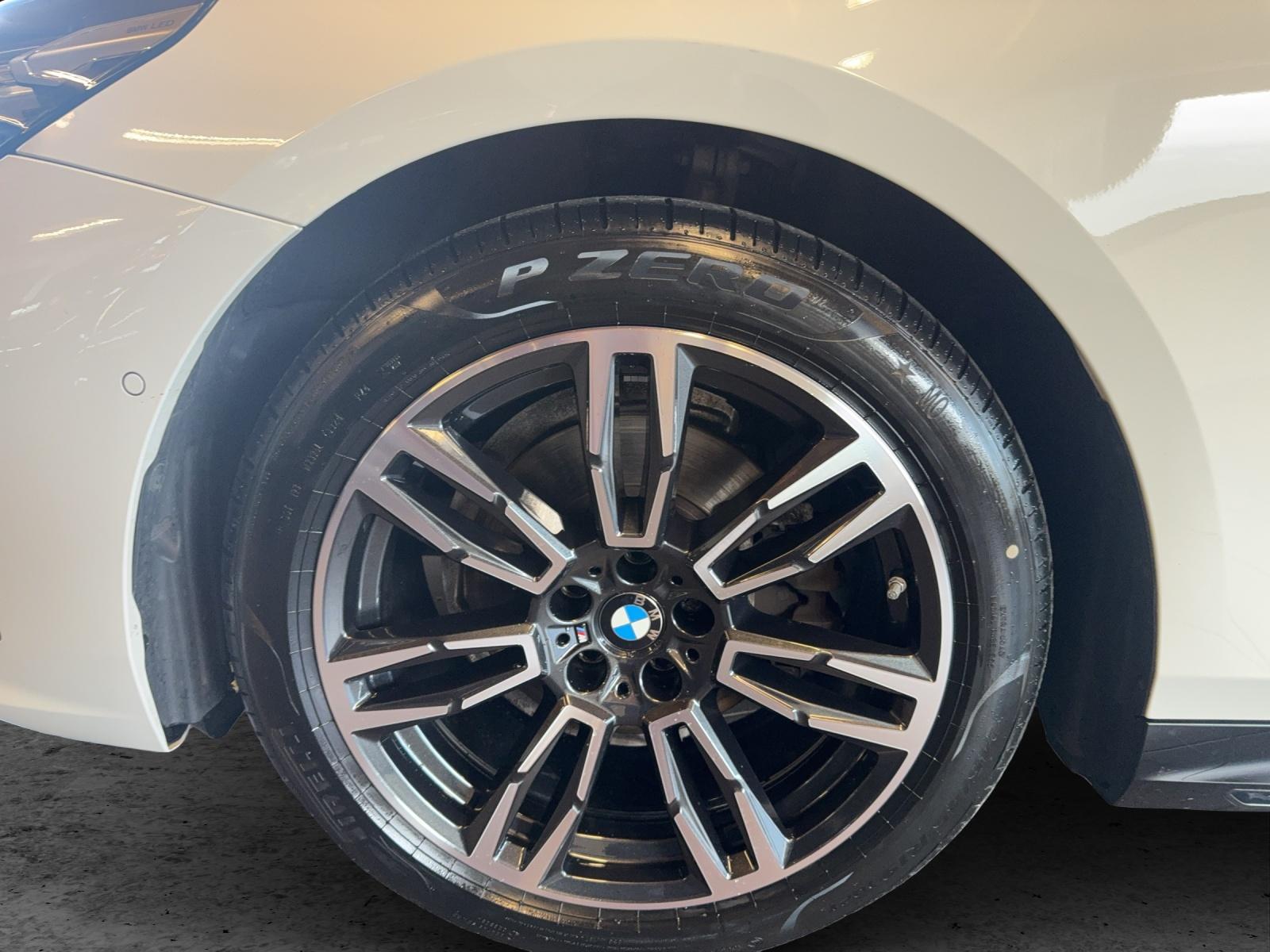 BMW 520d xDrive Touring-image-8