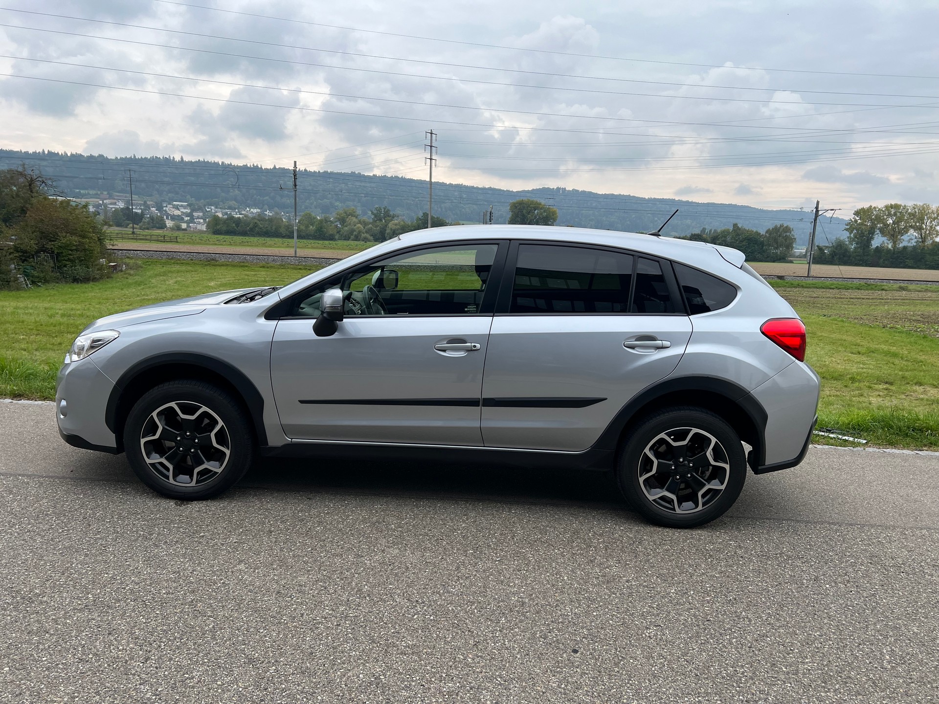 SUBARU XV 1.6 Swiss Two AWD CVT-image-5