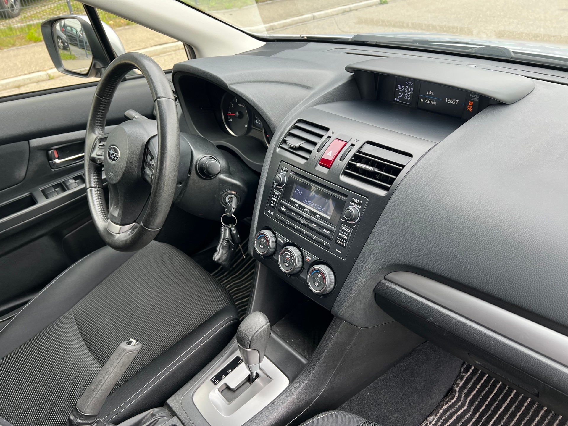 SUBARU XV 1.6 Swiss Two AWD CVT-image-16