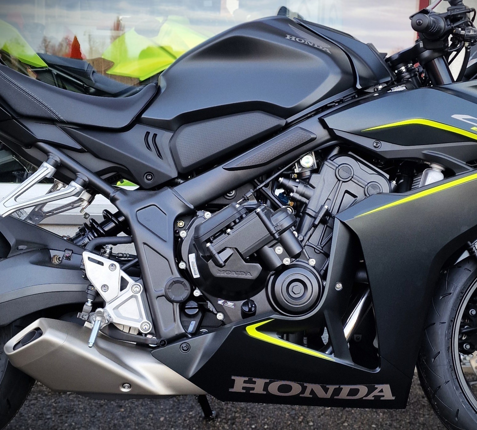 HONDA CBR 650 R E-Clutch 2026-showroom-element-2
