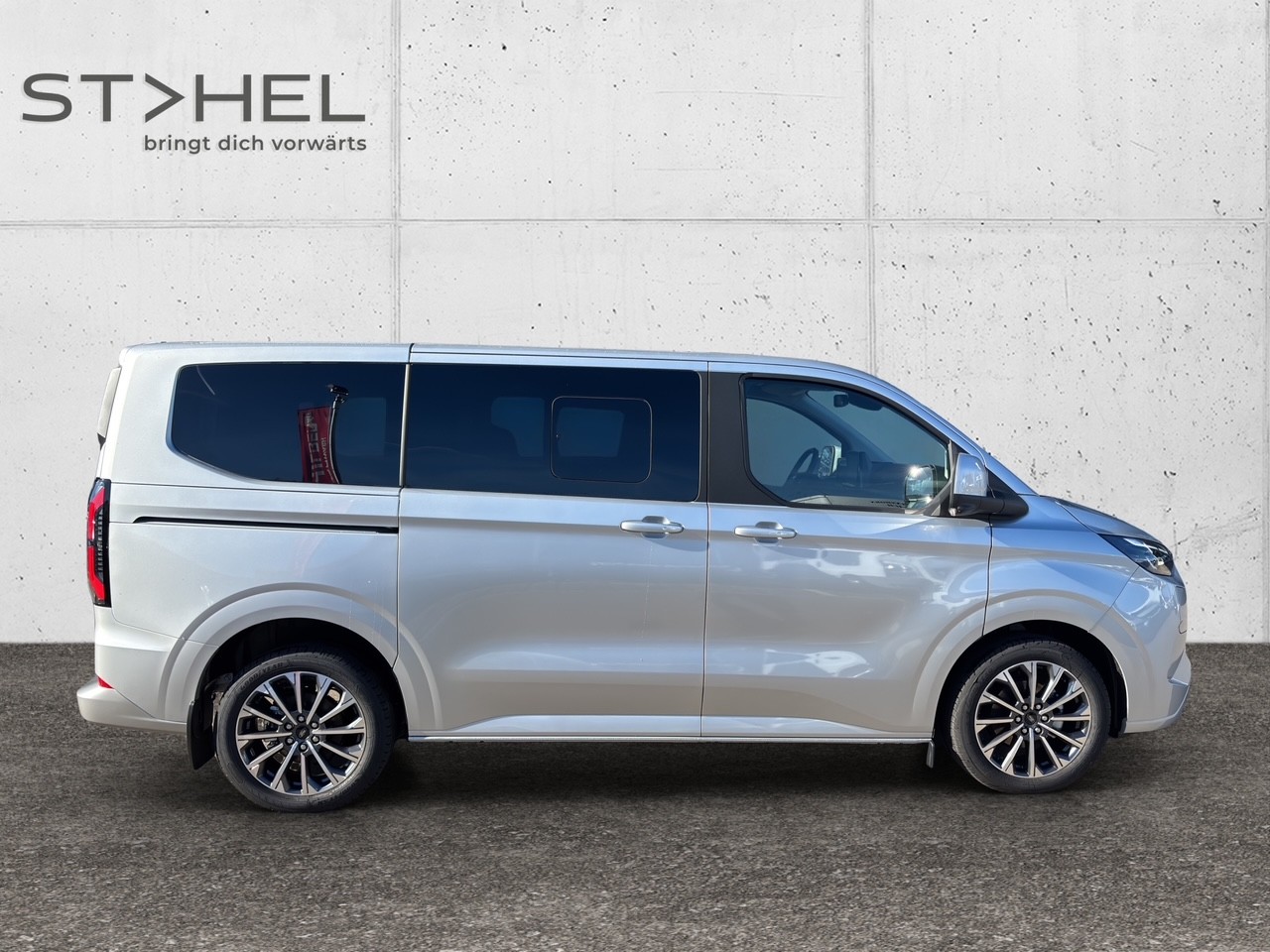 FORD Tourneo C Bus 340 L1 2.5 Duratec 233 Titanium X PHEV-image-7