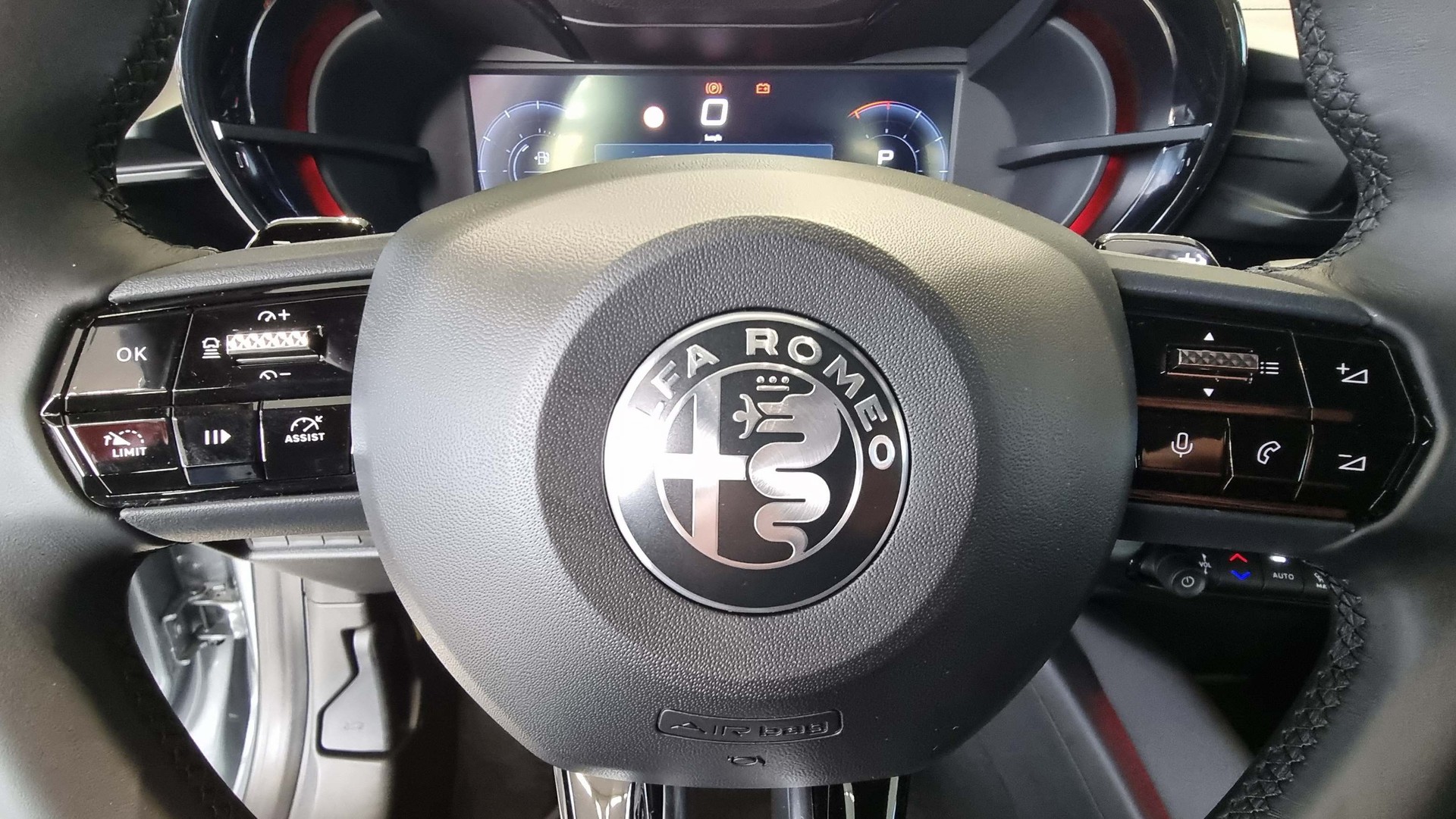 ALFA ROMEO Junior 1.2 Ibrida Speciale Pack Tech-image-10