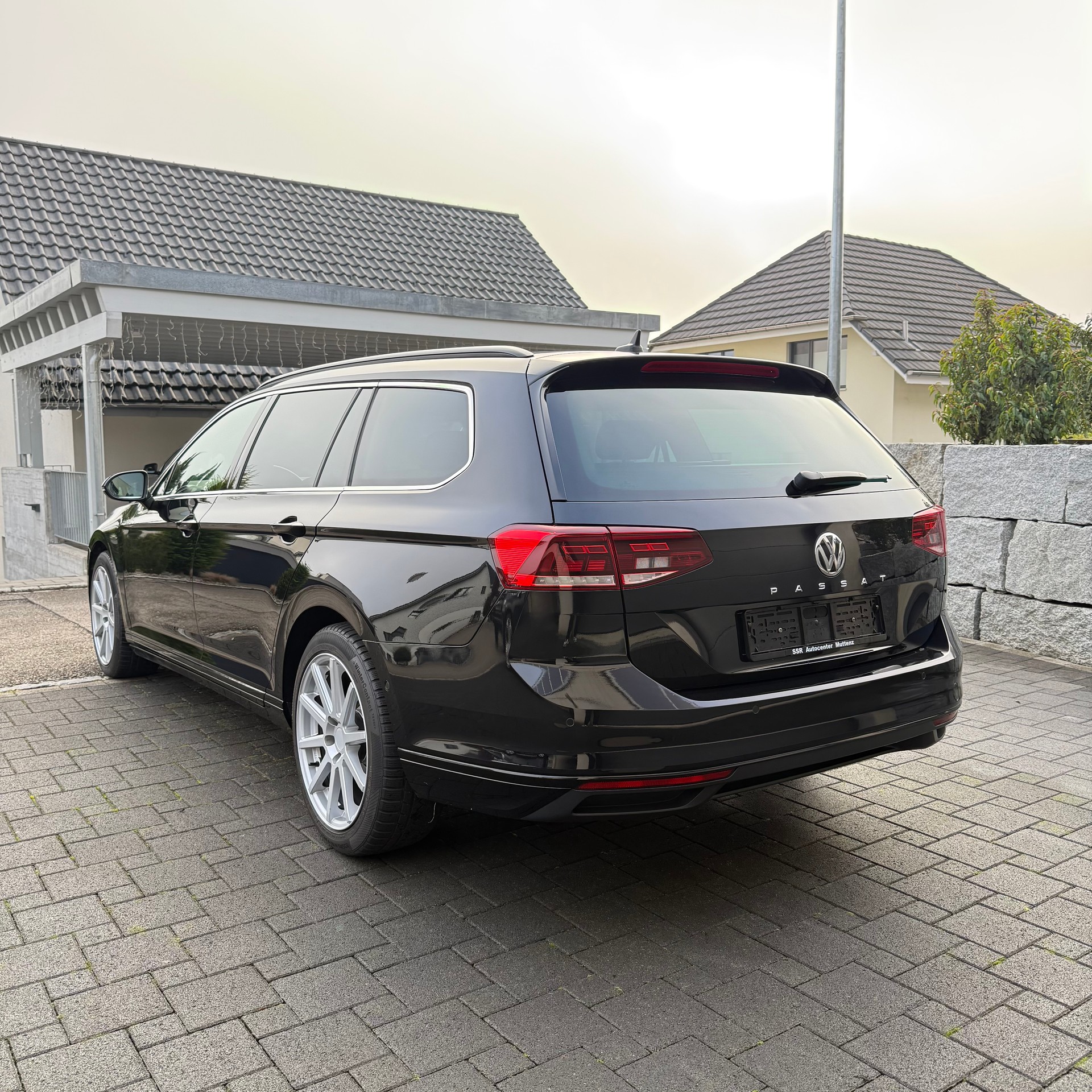 VW Passat 2.0 TDI BMT Business DSG-image-4