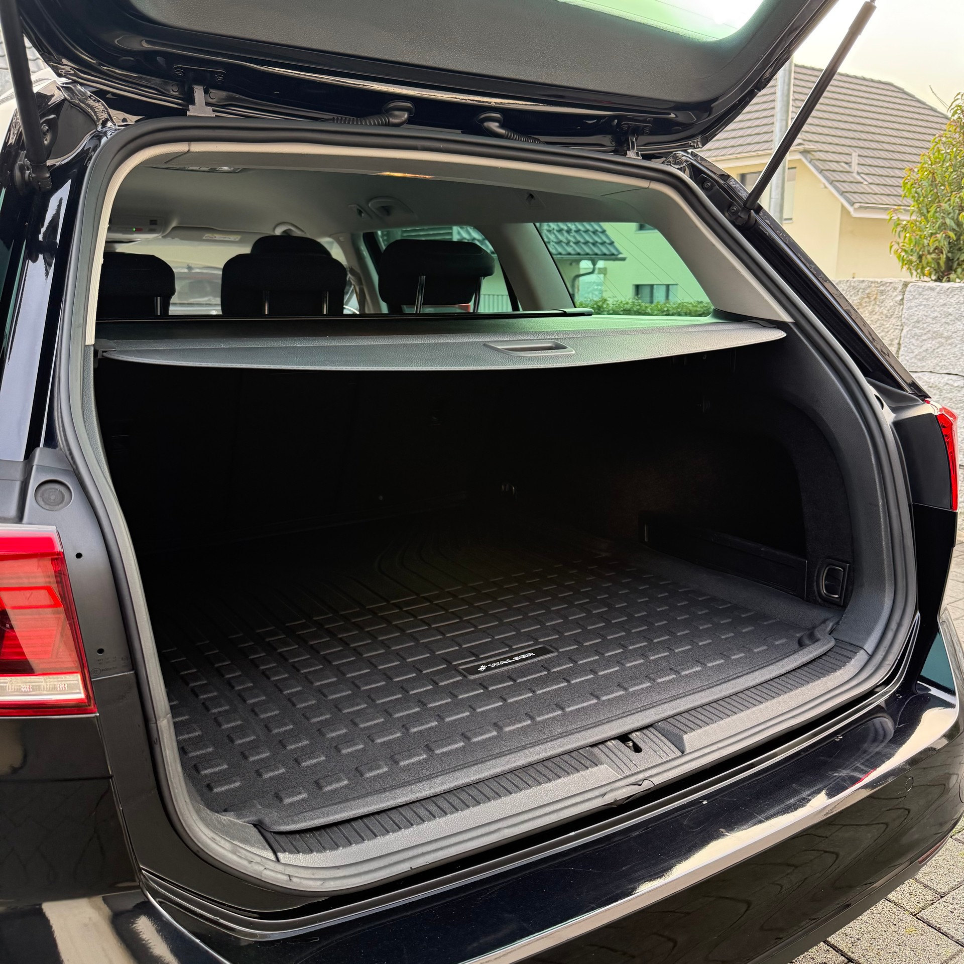 VW Passat 2.0 TDI BMT Business DSG-image-11