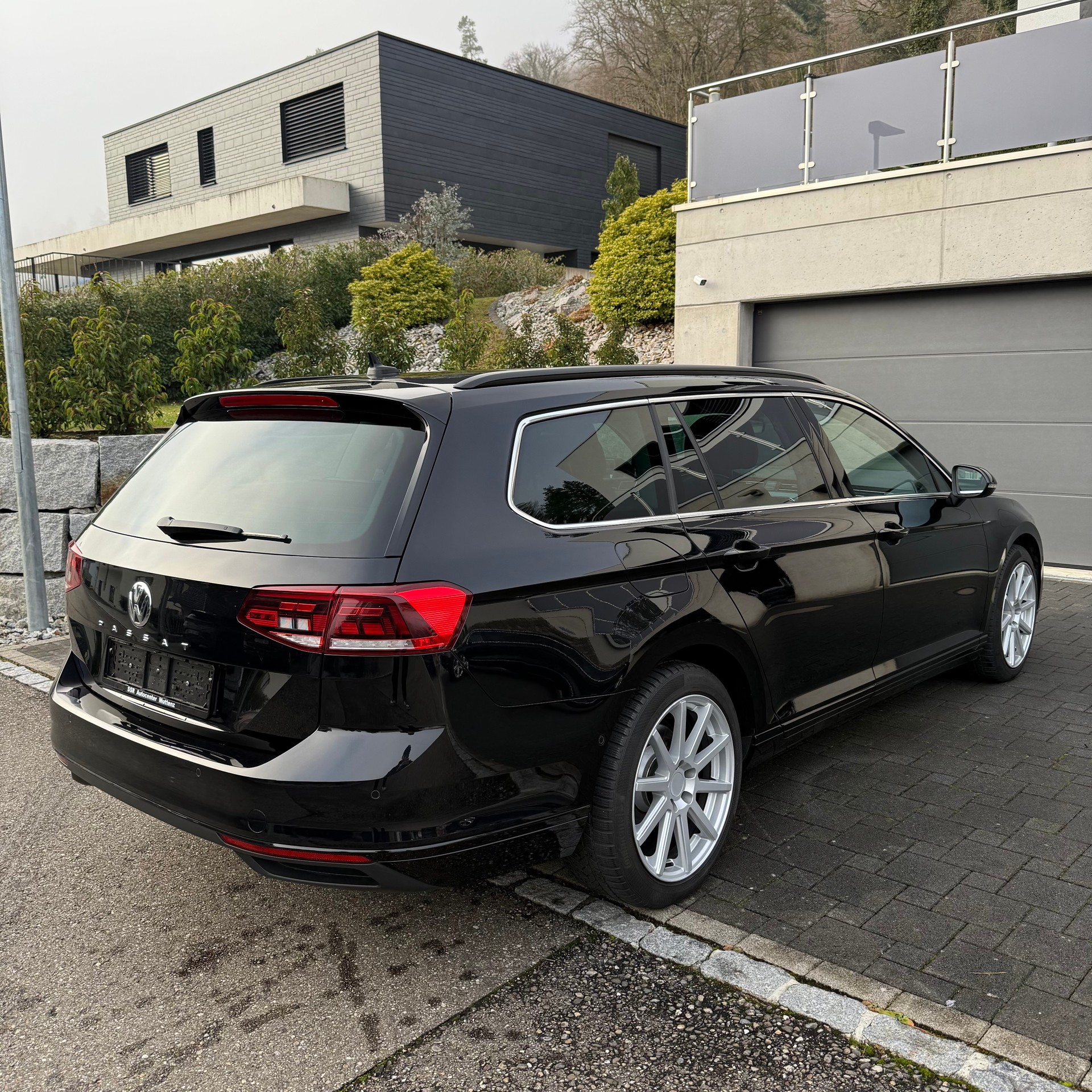 VW Passat 2.0 TDI BMT Business DSG-image-8