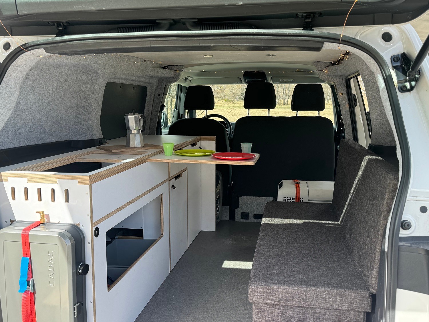 VW ID Buzz Cargo mit Camperausbau-image-21