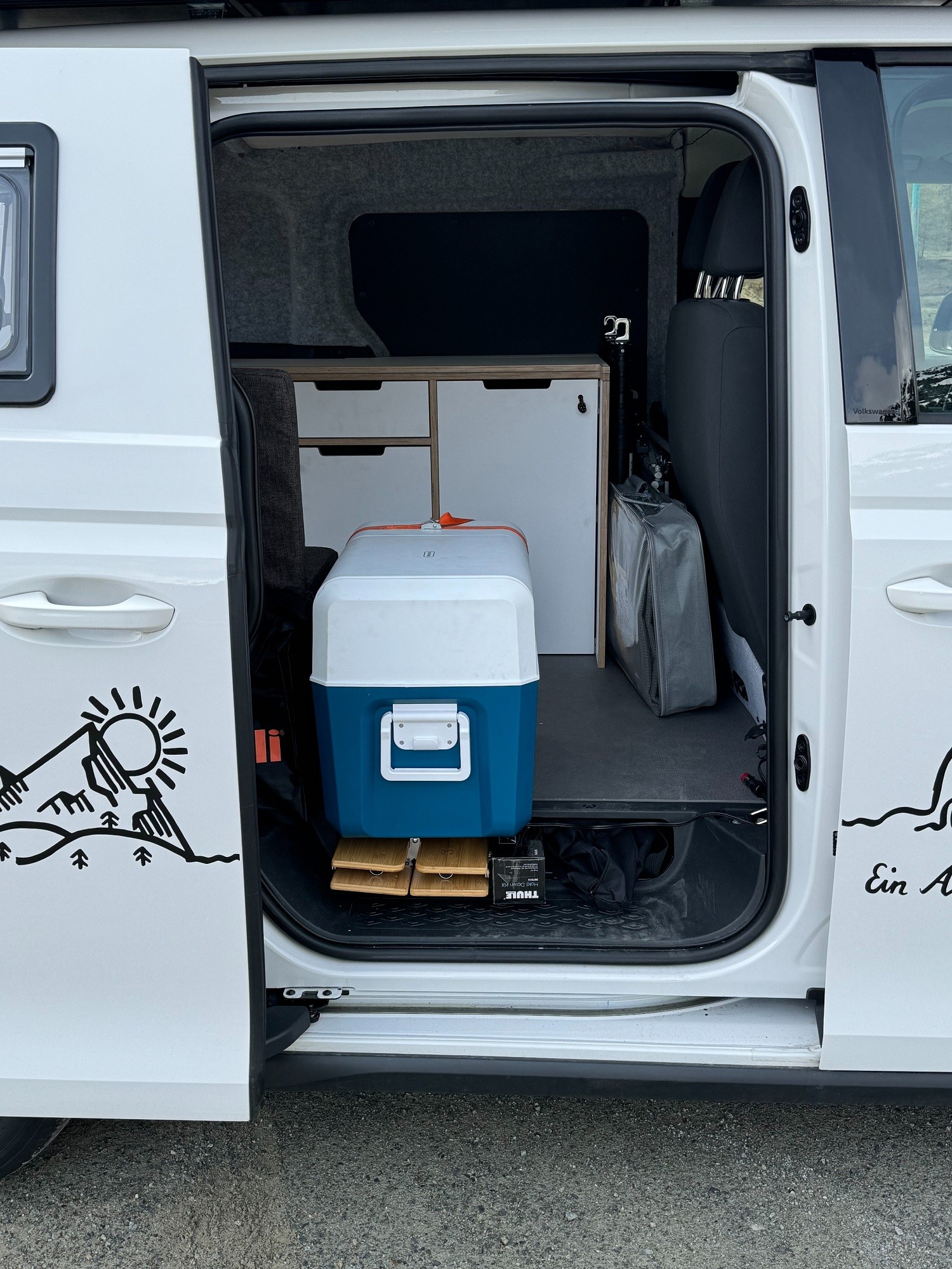 VW ID Buzz Cargo mit Camperausbau-image-4