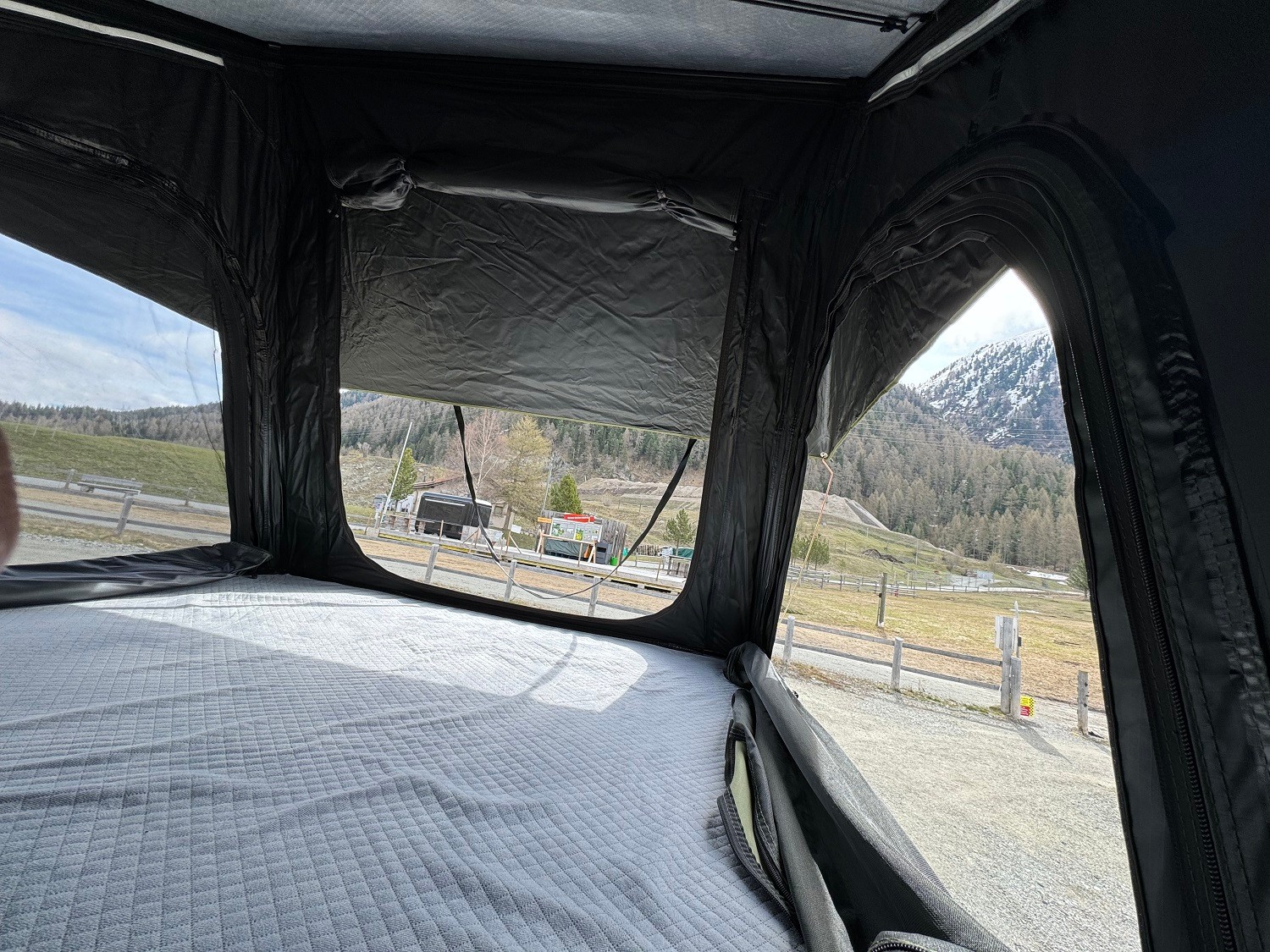 VW ID Buzz Cargo mit Camperausbau-image-13