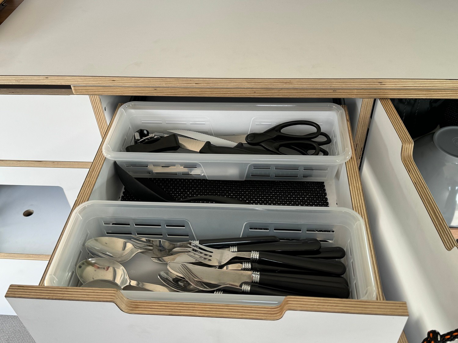 VW ID Buzz Cargo mit Camperausbau-image-17