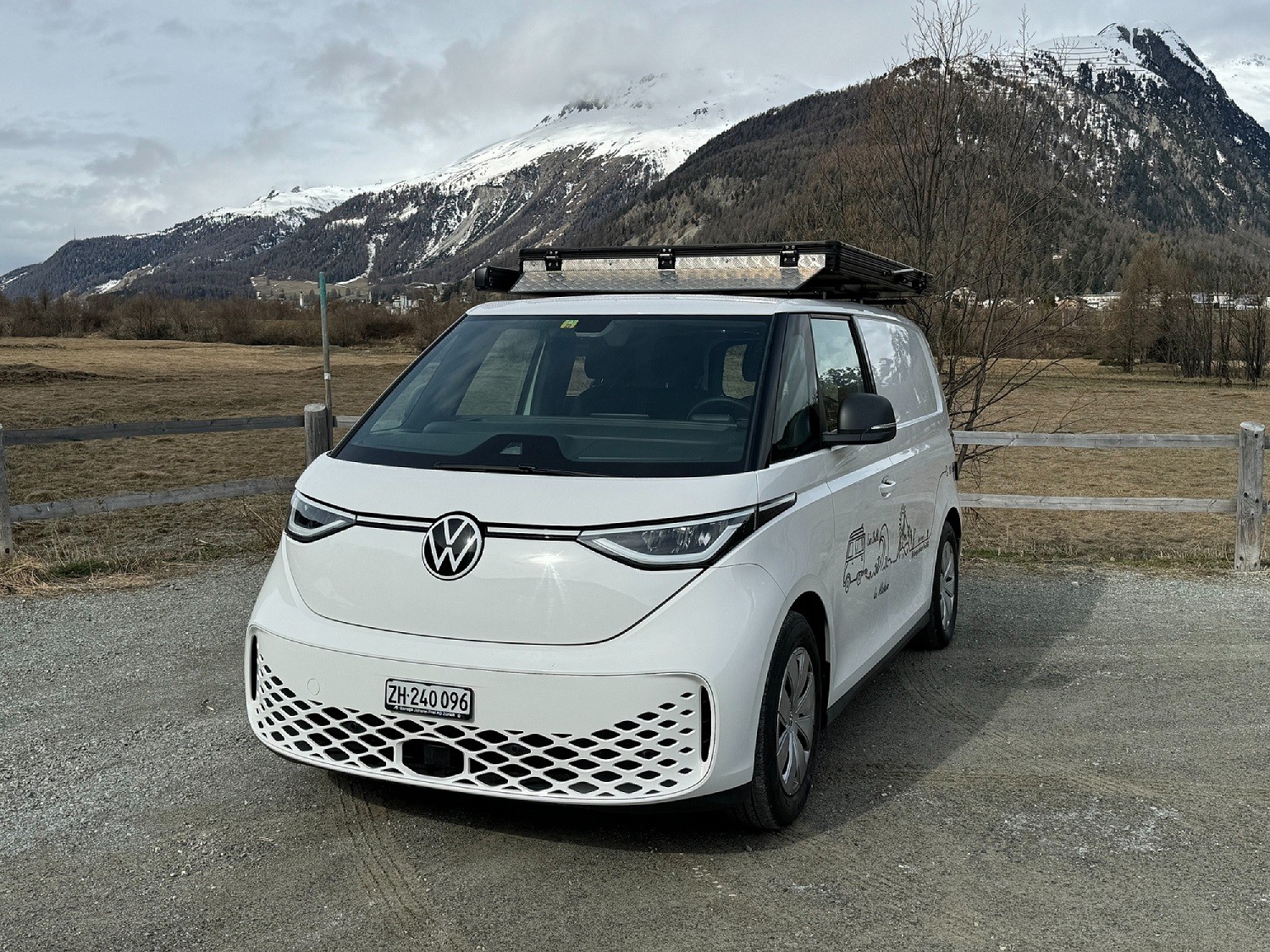 VW ID Buzz Cargo mit Camperausbau-showroom-element-1