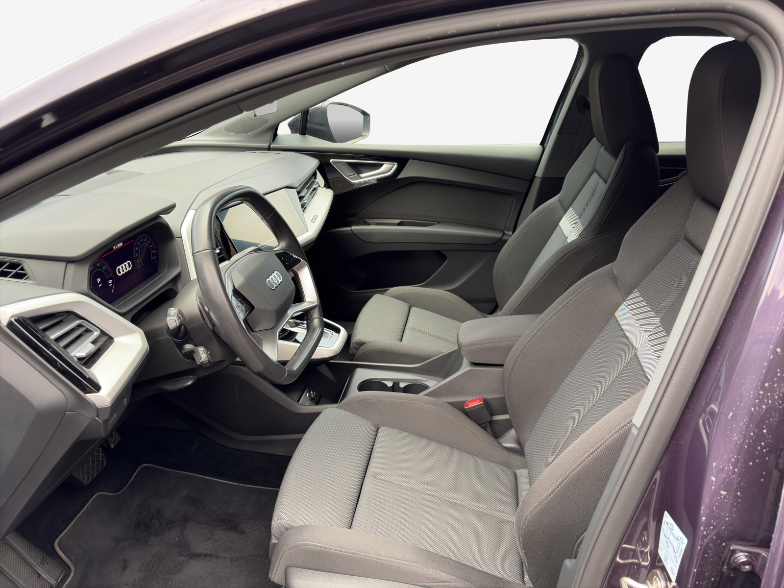 AUDI Q4 e-tron 50 quattro-image-8