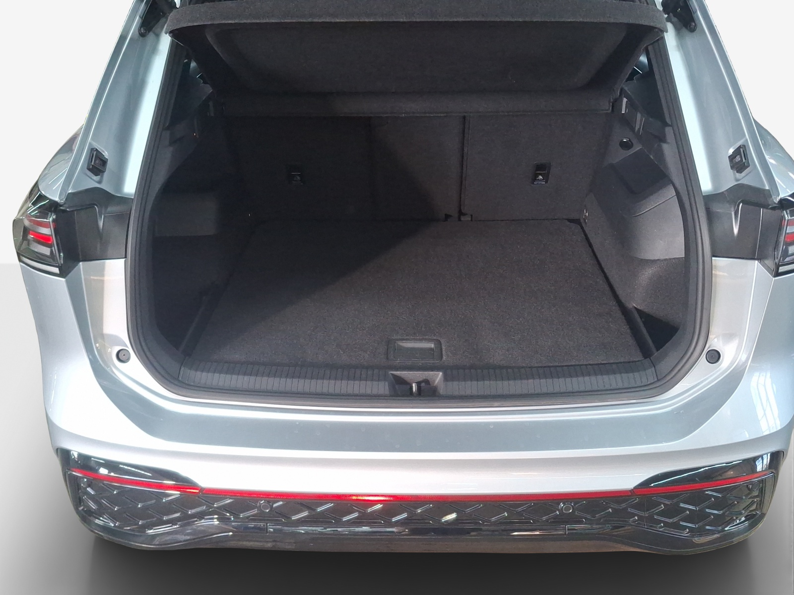VW Tiguan 2.0 TDI SCR R-Line 4Motion DSG-image-12