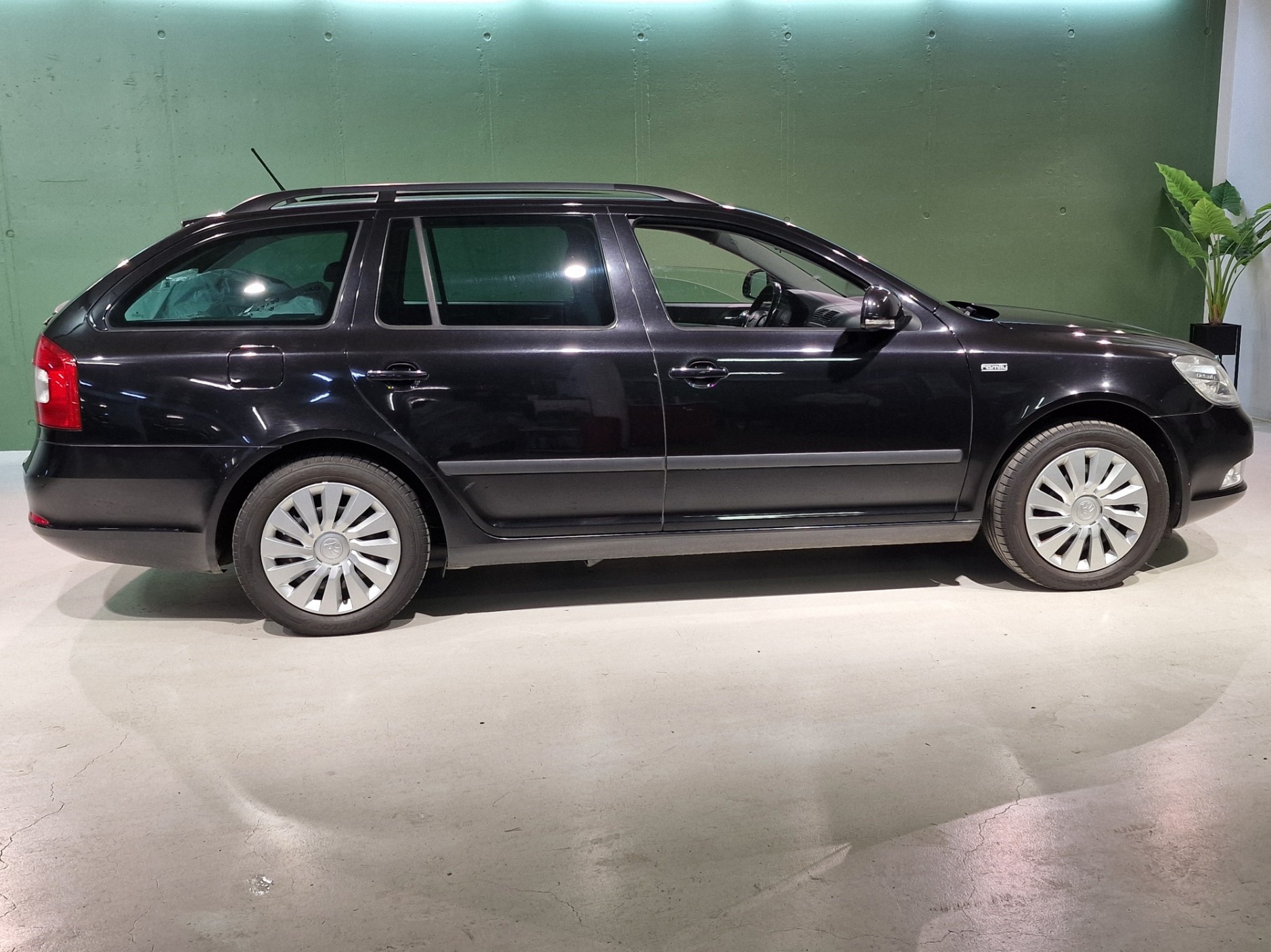 SKODA Octavia Combi 1.4 TSI Active-image-3