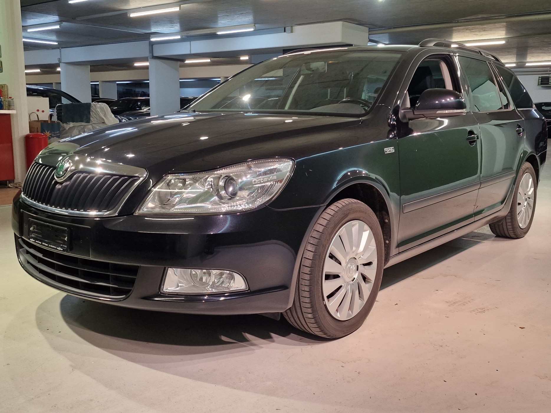 SKODA Octavia Combi 1.4 TSI Active-image-1