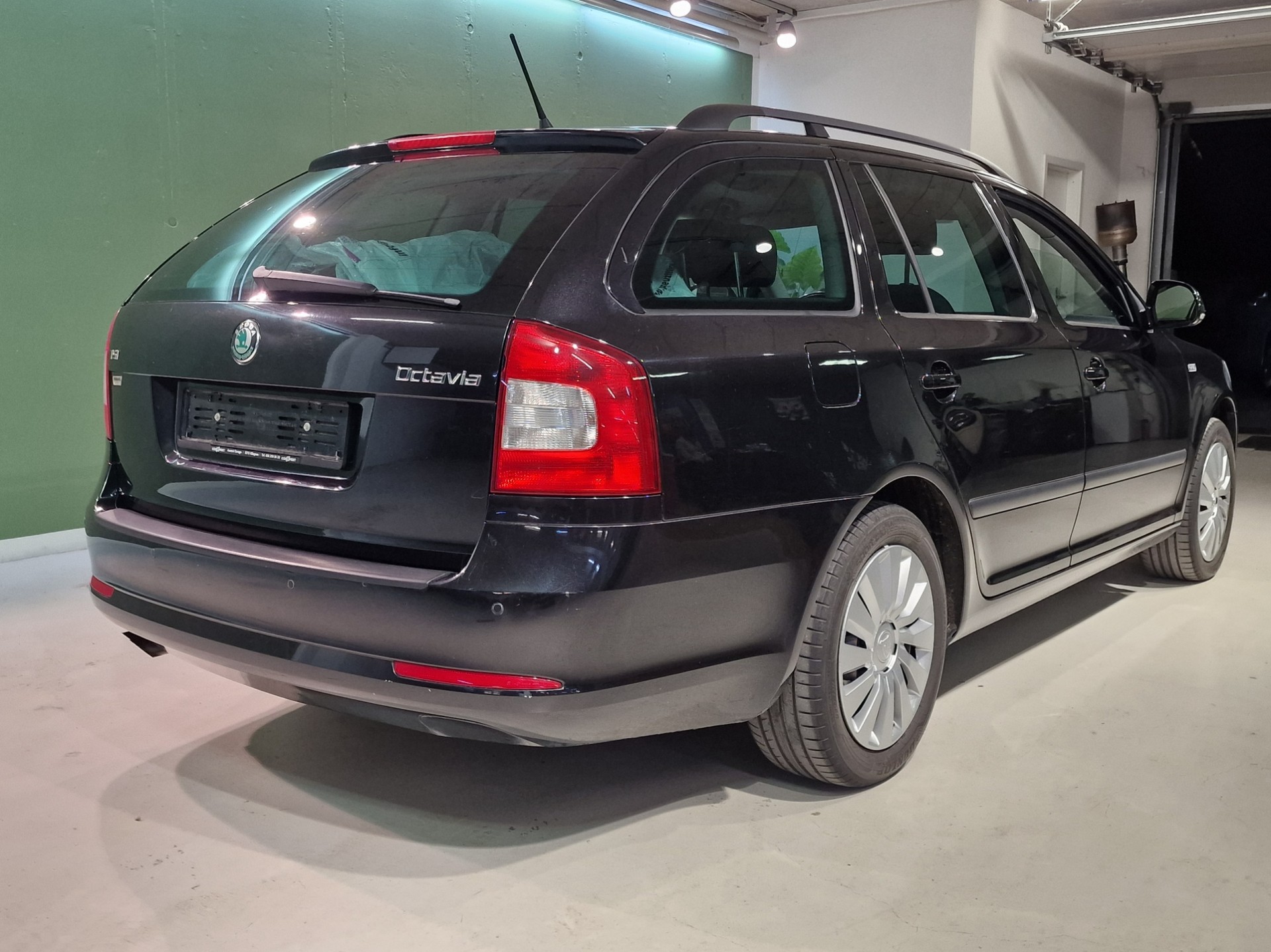 SKODA Octavia Combi 1.4 TSI Active-image-4