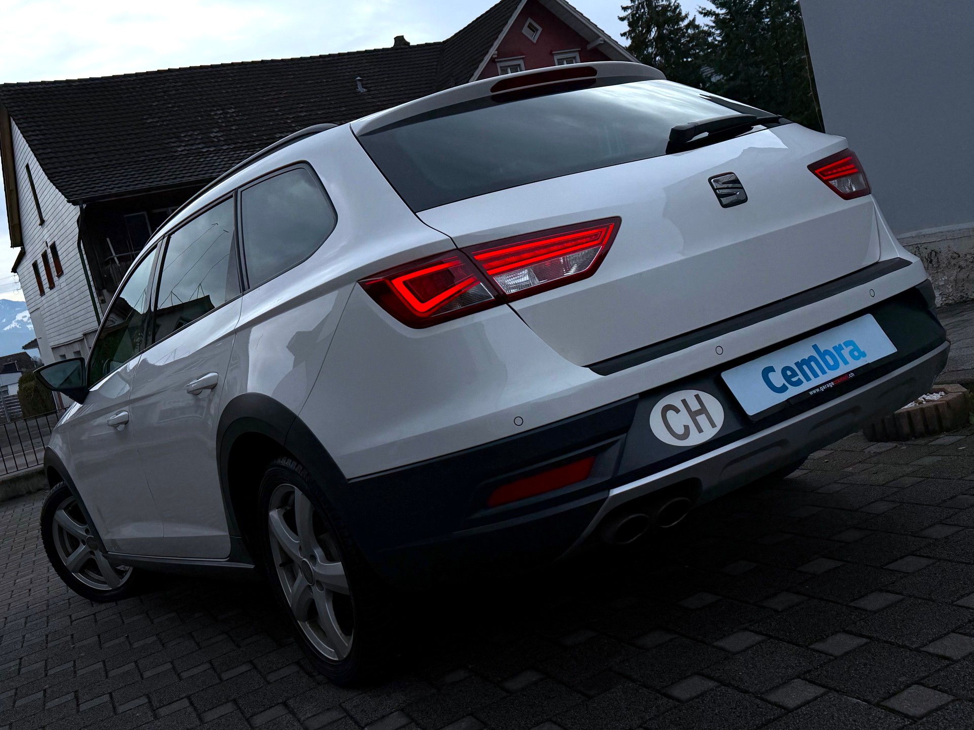 SEAT Leon ST 2.0 TDI X-Perience 4Drive DSG-image-8