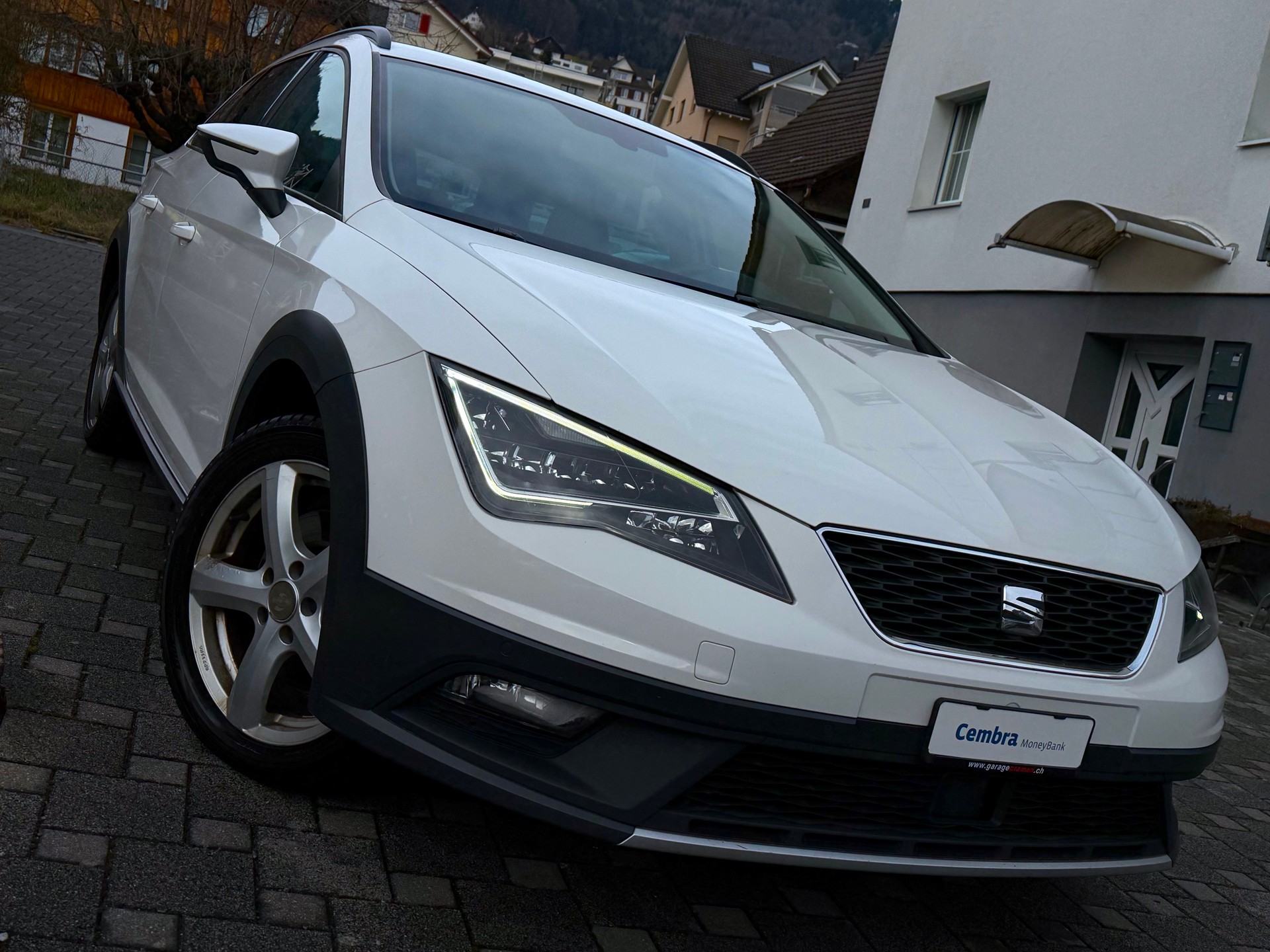 SEAT Leon ST 2.0 TDI X-Perience 4Drive DSG-image-5