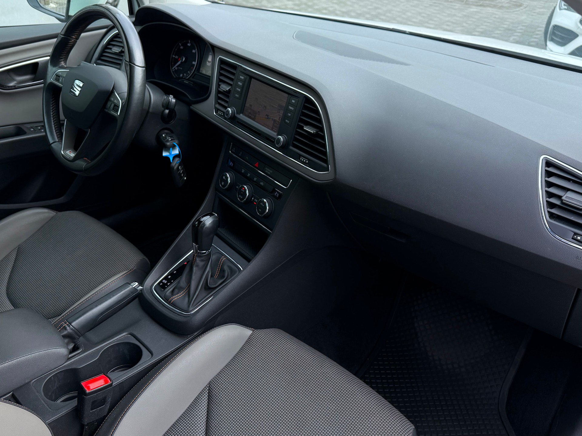 SEAT Leon ST 2.0 TDI X-Perience 4Drive DSG-image-12