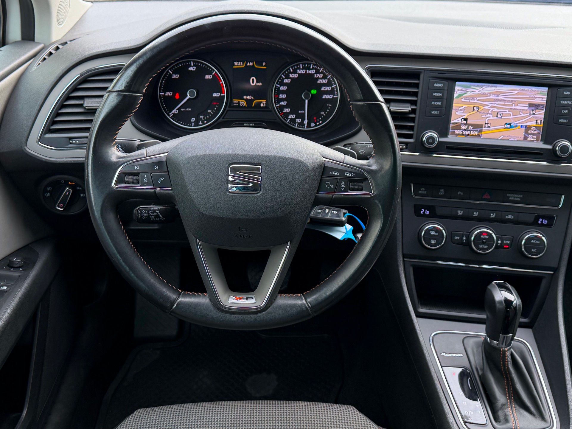 SEAT Leon ST 2.0 TDI X-Perience 4Drive DSG-image-10