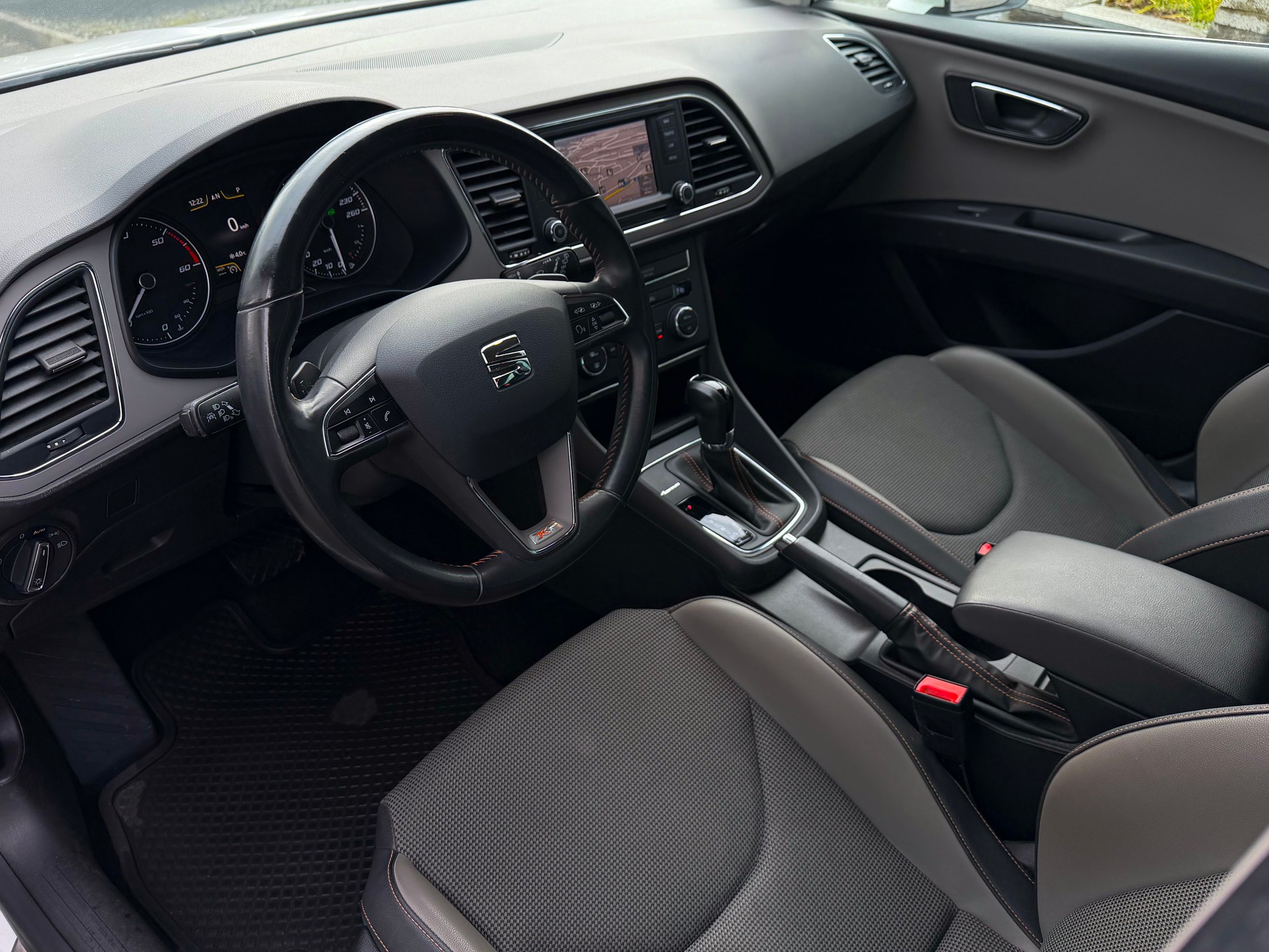 SEAT Leon ST 2.0 TDI X-Perience 4Drive DSG-image-9