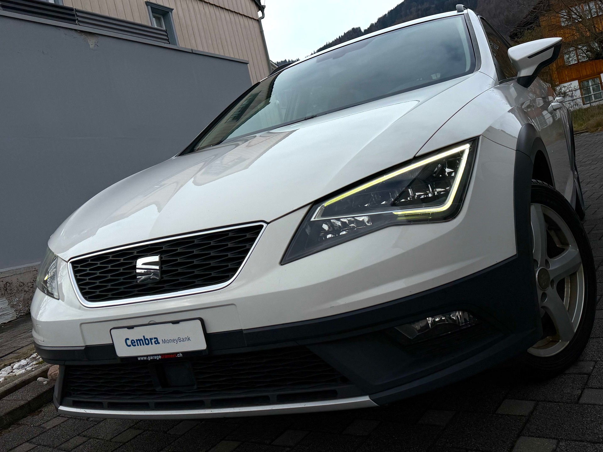 SEAT Leon ST 2.0 TDI X-Perience 4Drive DSG-image-2