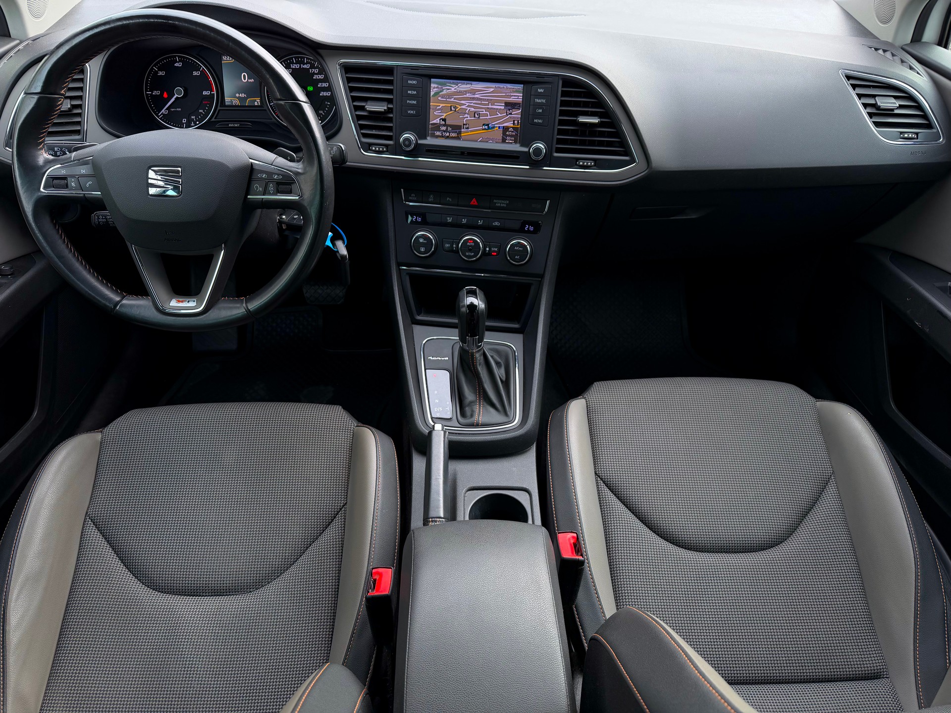 SEAT Leon ST 2.0 TDI X-Perience 4Drive DSG-image-11