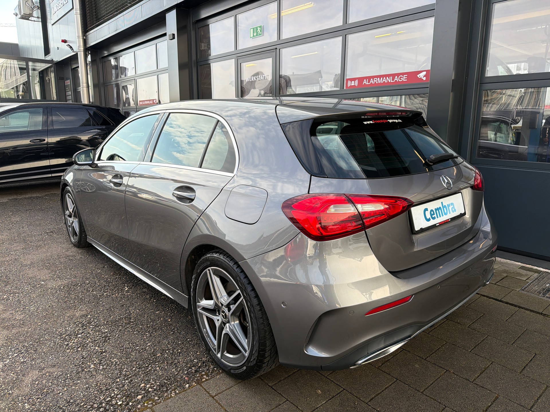 MERCEDES-BENZ A 200 AMG Line 7G-DCT-image-3