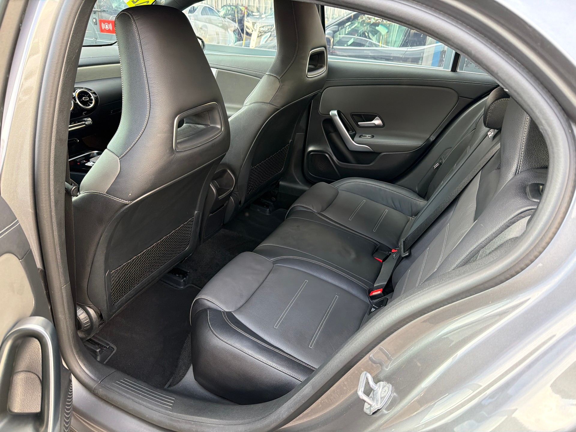 MERCEDES-BENZ A 200 AMG Line 7G-DCT-image-6
