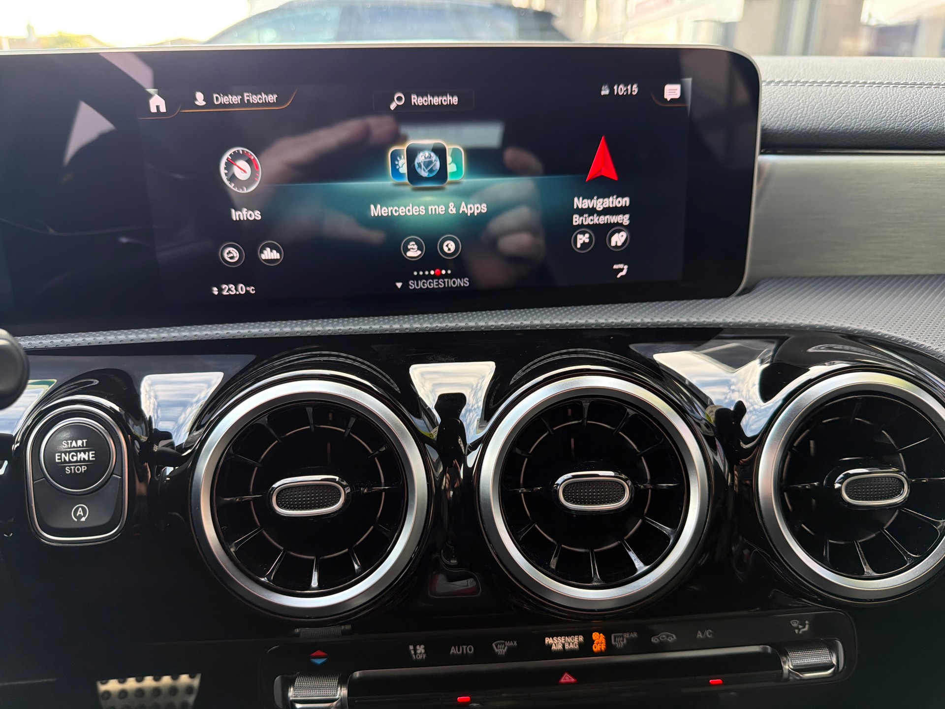 MERCEDES-BENZ A 200 AMG Line 7G-DCT-image-12