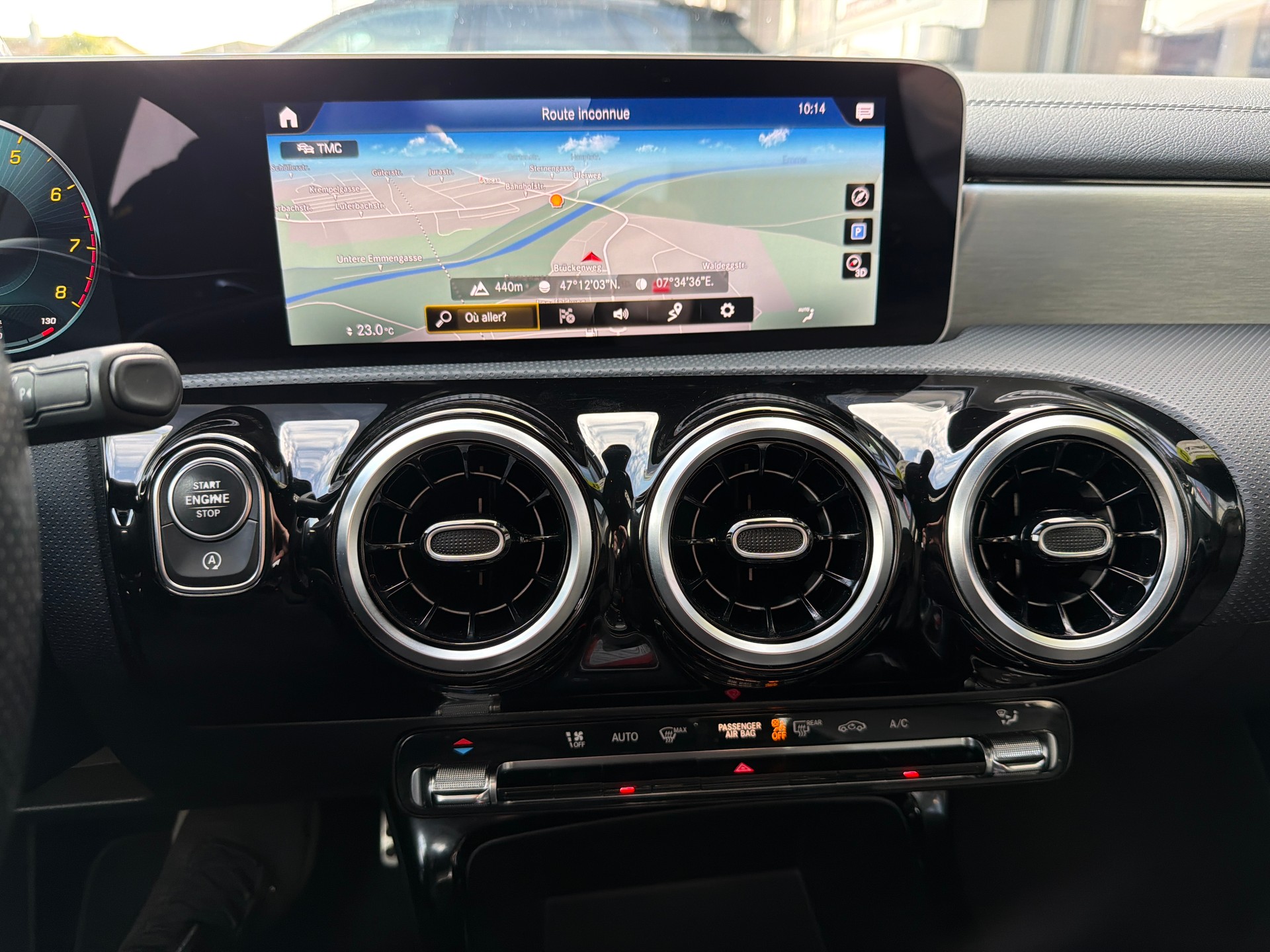 MERCEDES-BENZ A 200 AMG Line 7G-DCT-image-10