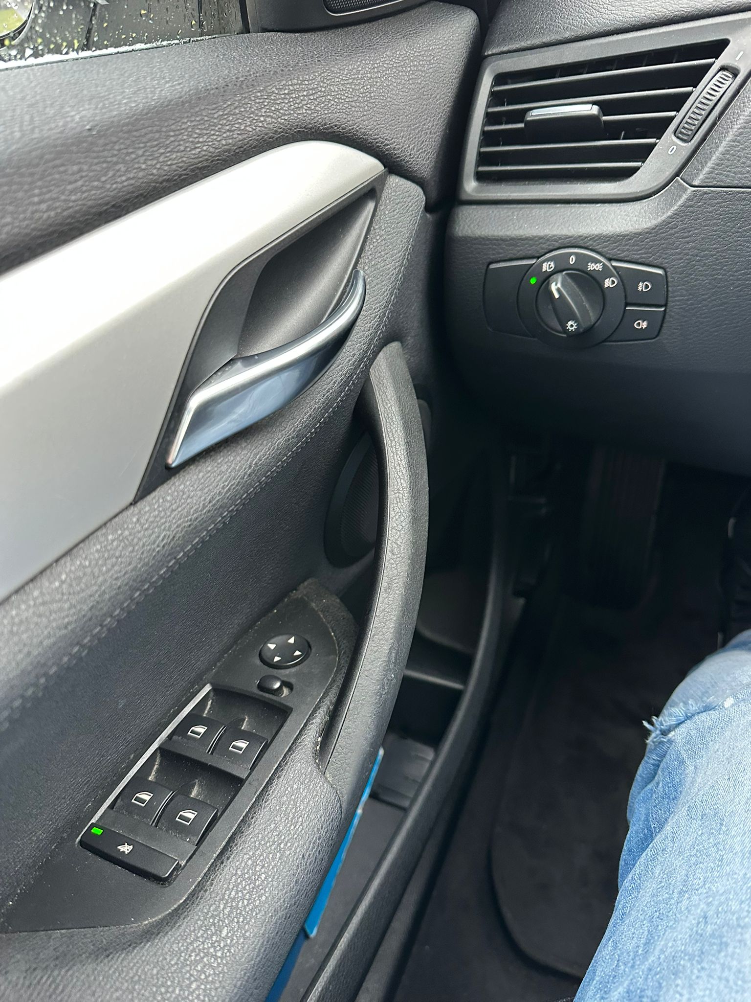 BMW X1 xDrive 23d Steptronic-image-19