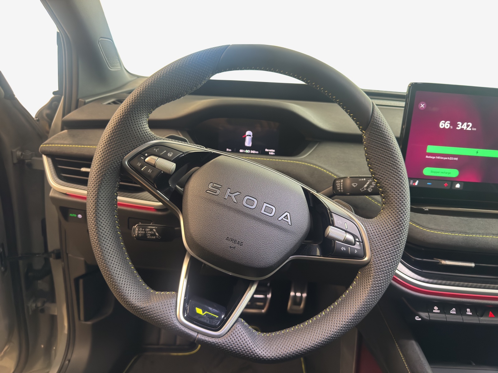 SKODA Enyaq 4x4 RS-image-7