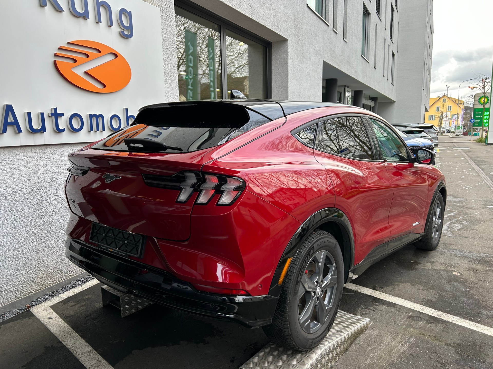 FORD Mustang MACH-E AWD 91 kWh-image-4