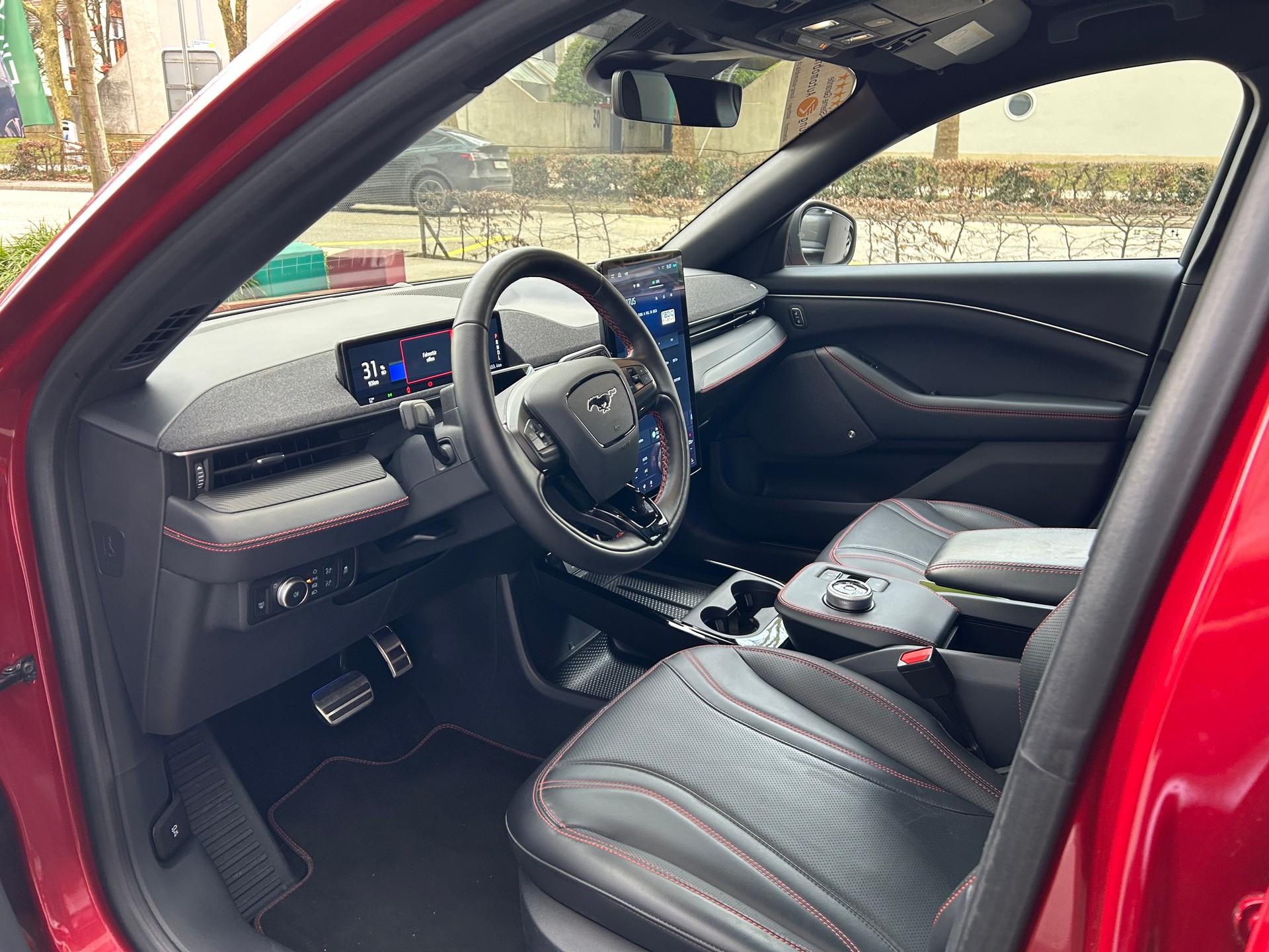 FORD Mustang MACH-E AWD 91 kWh-image-8