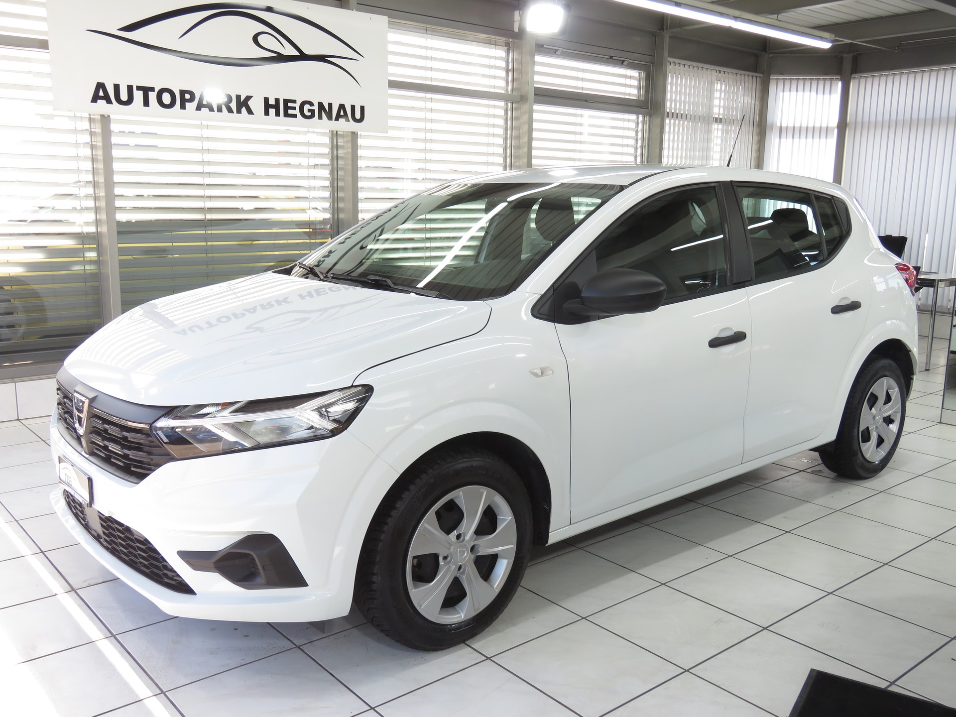 DACIA Sandero SCe 65 Essential-image-0