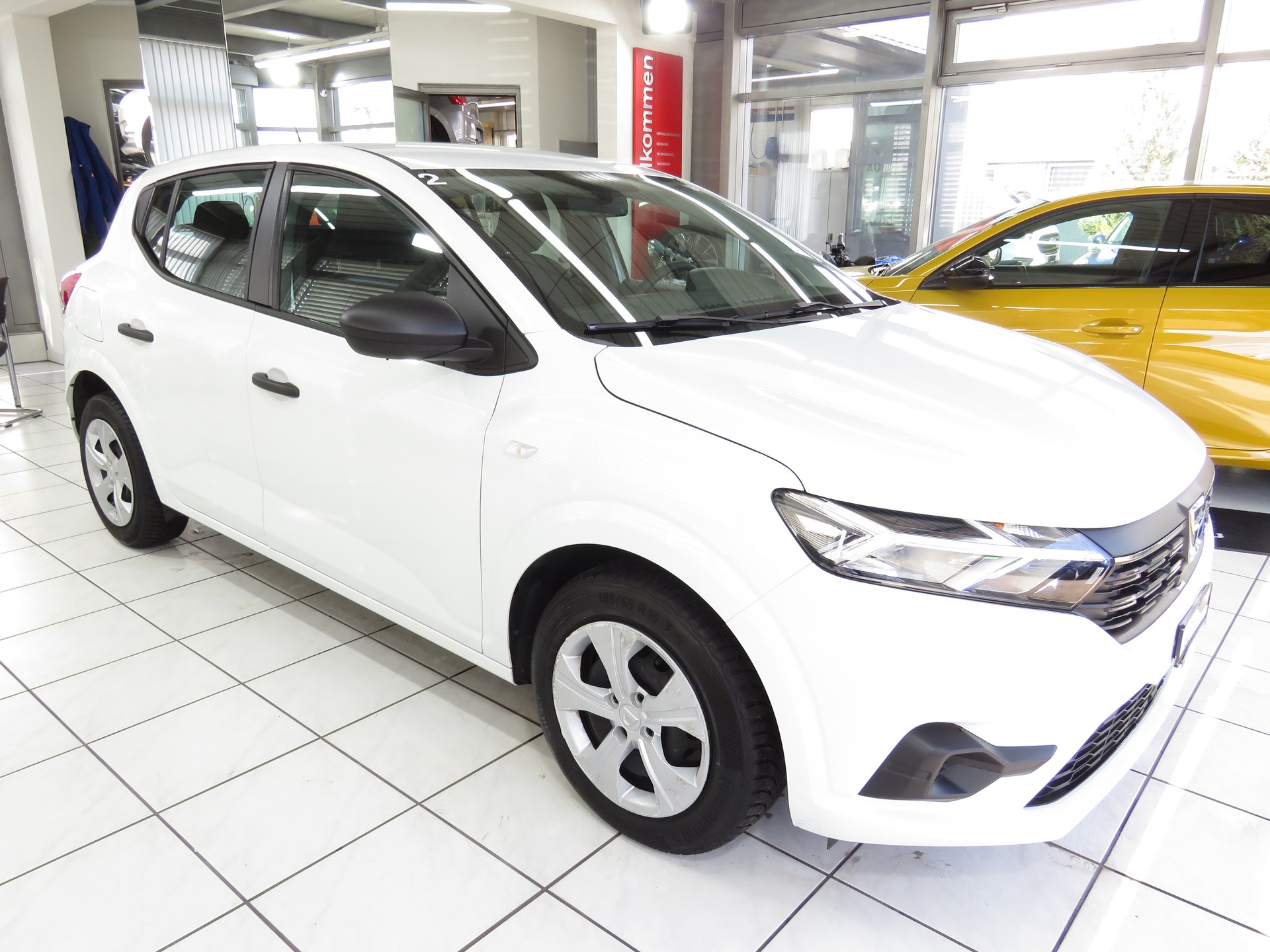 DACIA Sandero SCe 65 Essential-image-2