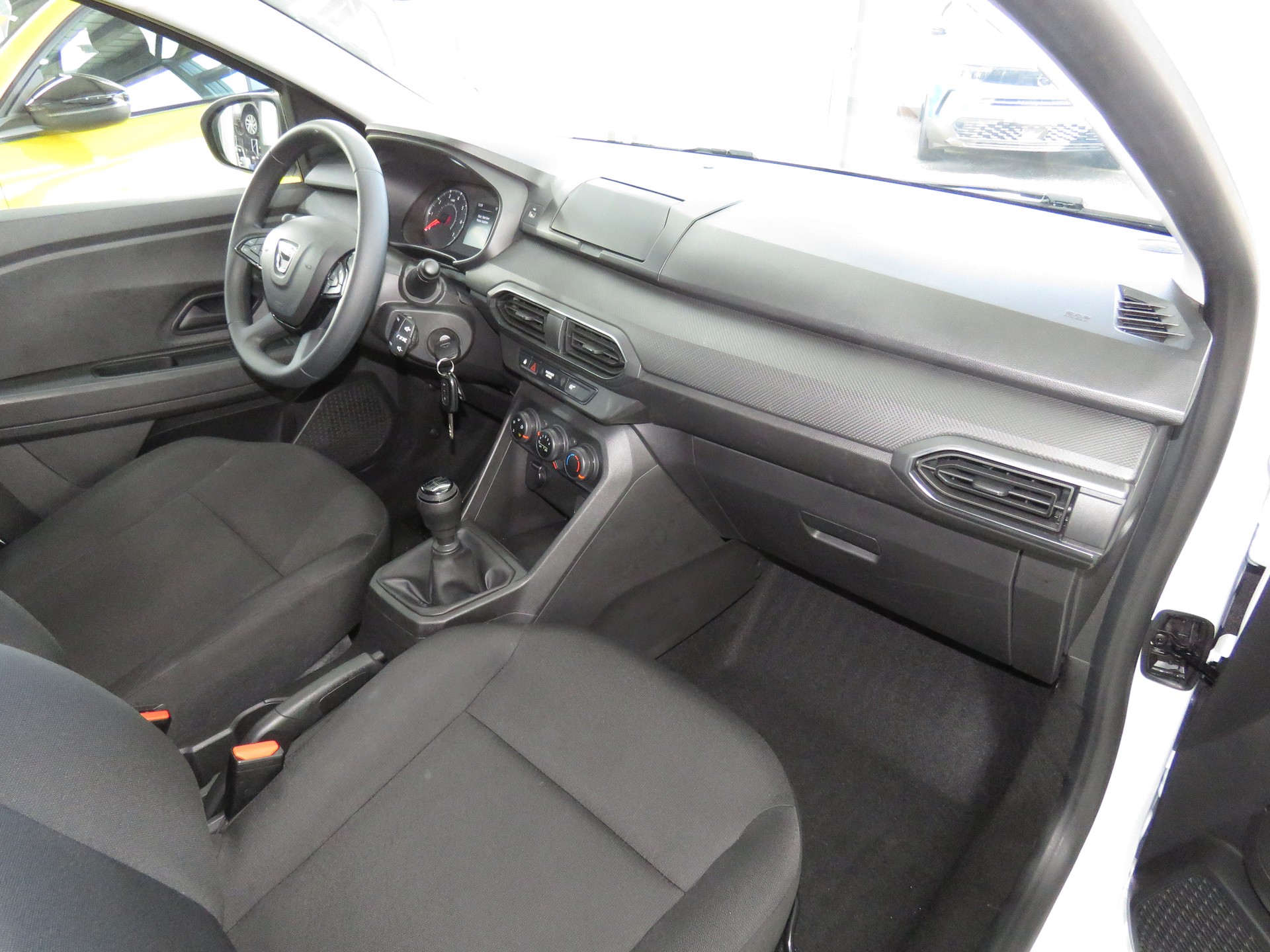 DACIA Sandero SCe 65 Essential-image-11