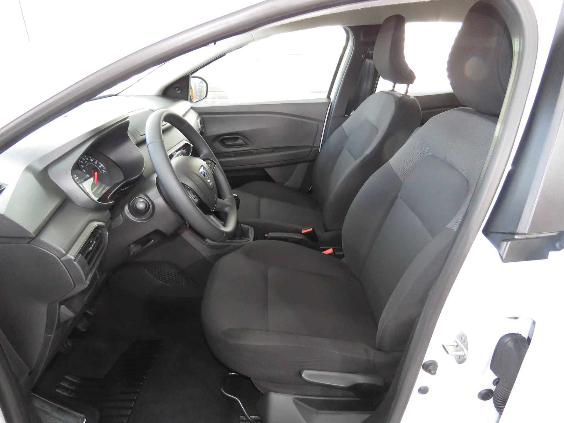 DACIA Sandero SCe 65 Essential-image-7